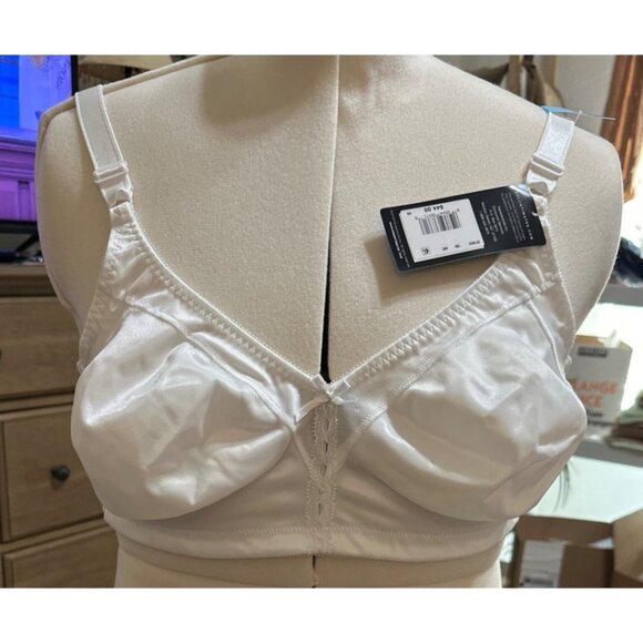 Bali Size 44C / 18 Hour Wireless Nylon Original Comfort Strap Bra White - Picture 2 of 13